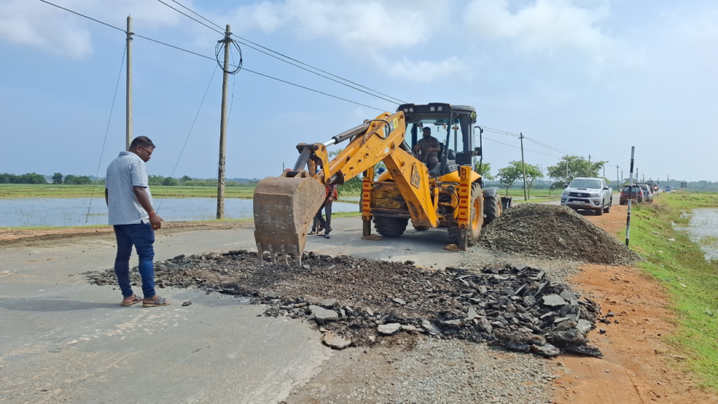 மட்டக்களப்பு பட்டிருப்பு போரதீவு பிரதான வீதி சீரமைப்பு ஆரம்பம்