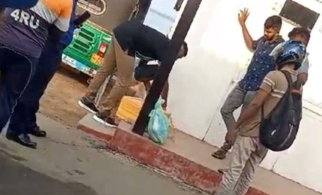 நெடுந்தீவில் இறைச்சி உடன் பொலிஸ் அதிகாரி கைது! மீட்கப்பட்ட இறைச்சி!