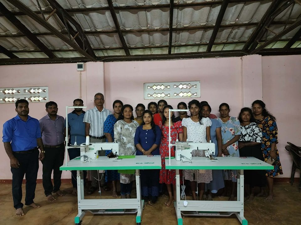 இளவாலை கிராமத்தில் ஆடை மற்றும் புத்தகப்பை உற்பத்தி செயற்திட்டம் ஆரம்பம்